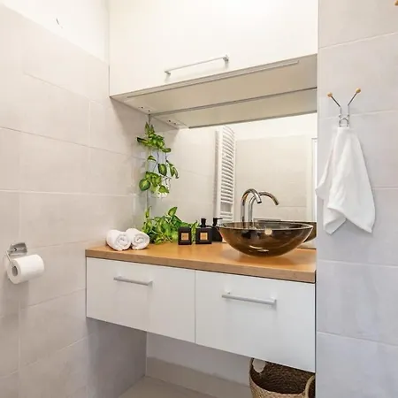 Castle View - New - Romantic