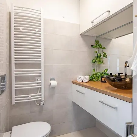 Castle View - New - Romantic דירה