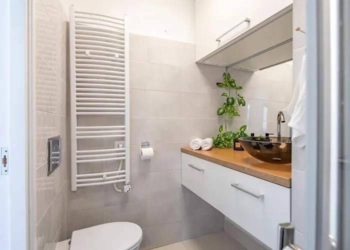 Castle View - New - Romantic 公寓